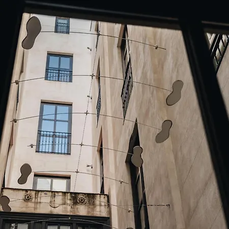Yurbban Passage & Barcelona