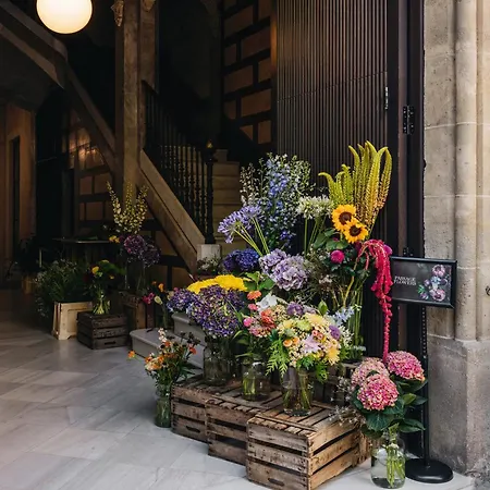 Yurbban Passage & Barcelona