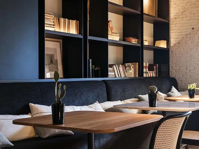 Yurbban Passage & Hotell