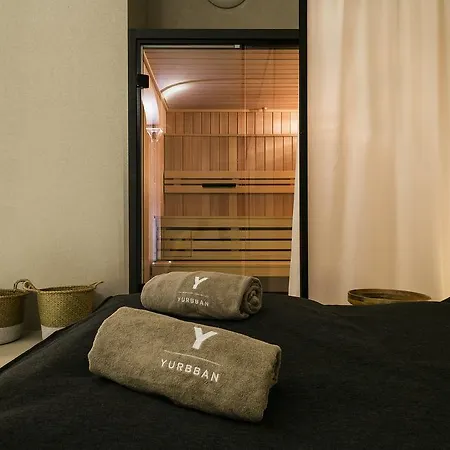 Yurbban Passage & Hotell 4*