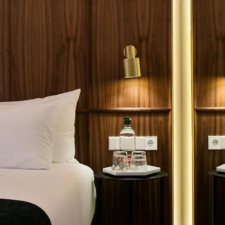 Yurbban Passage & Hotel Barcelona
